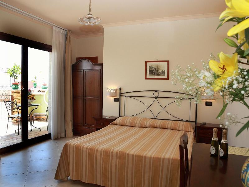 גיארדיני נאקסוס Villa Cristina מראה חיצוני תמונה