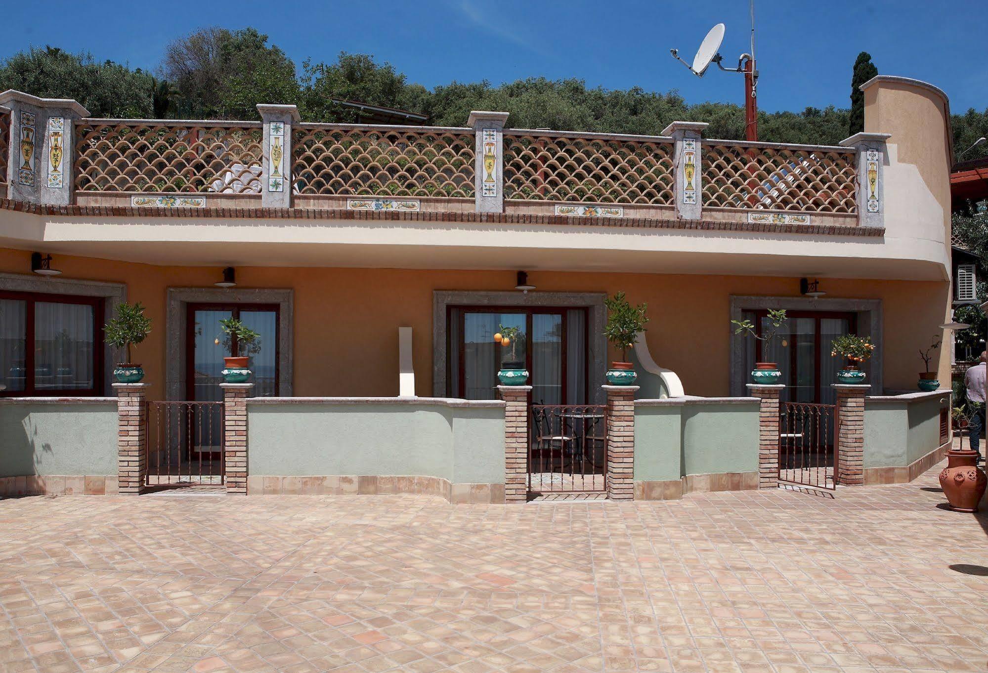 גיארדיני נאקסוס Villa Cristina מראה חיצוני תמונה